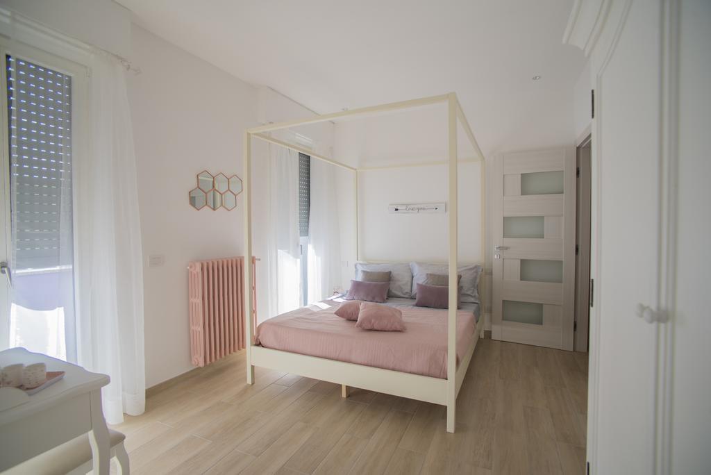 La Maison Extravagante Saronno Extérieur photo