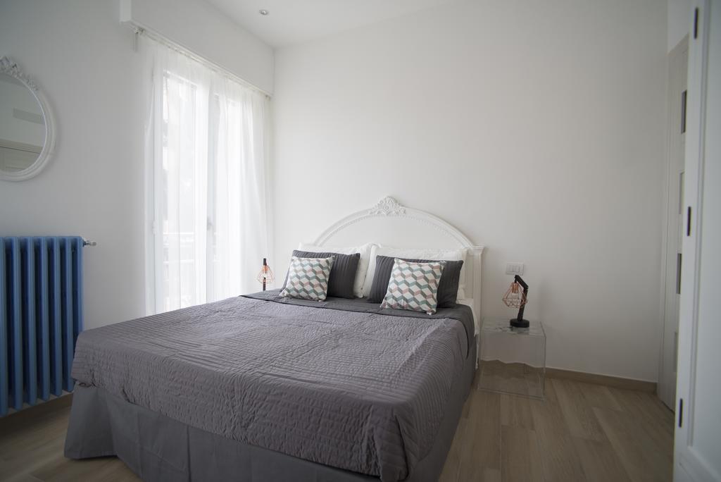 La Maison Extravagante Saronno Extérieur photo