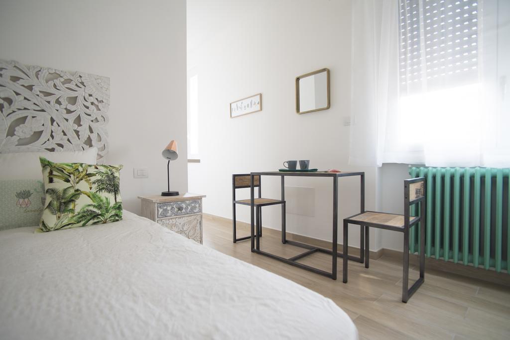 La Maison Extravagante Saronno Extérieur photo